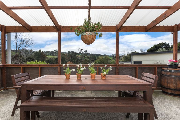 Photo of property in 451 Ararimu Valley Road, Helensville, Waimauku, 0882