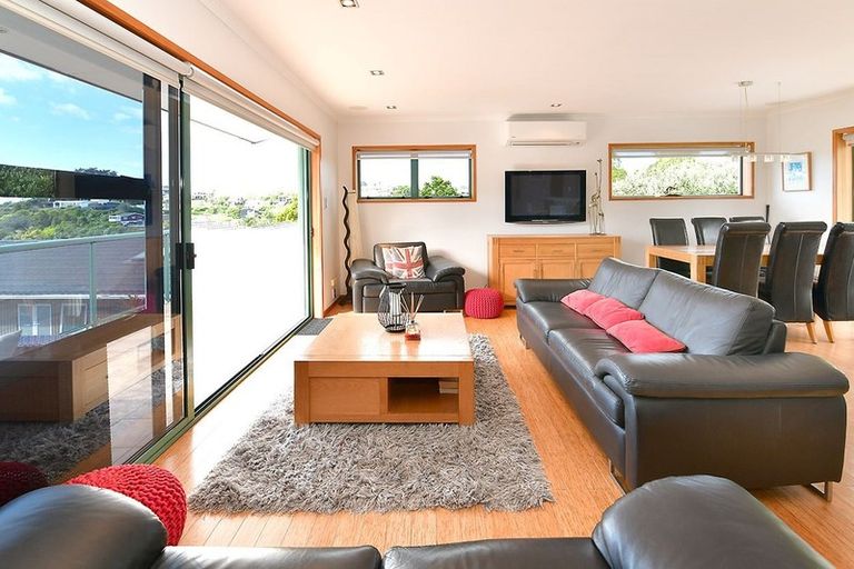 Photo of property in 21 Beach Road, Manly, Whangaparaoa, 0930