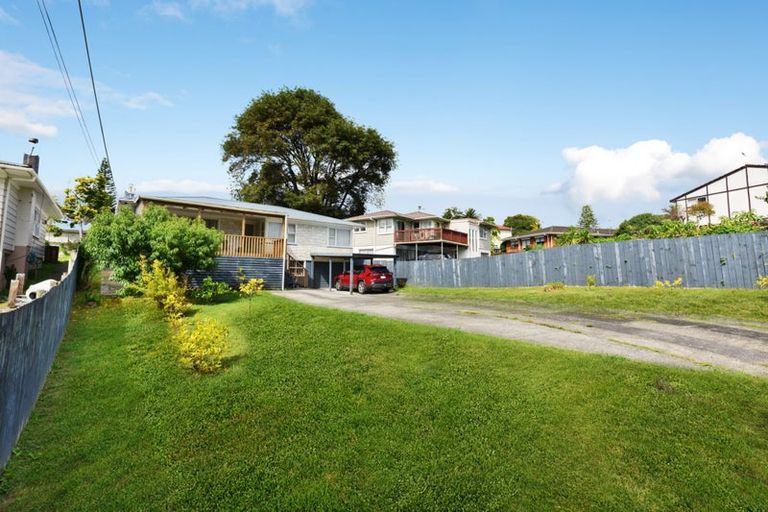 Photo of property in 44 Kohekohe Street, New Lynn, Auckland, 0600