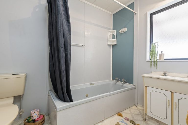 Photo of property in 3 Dahlstrom Grove, Kelvin Grove, Palmerston North, 4414