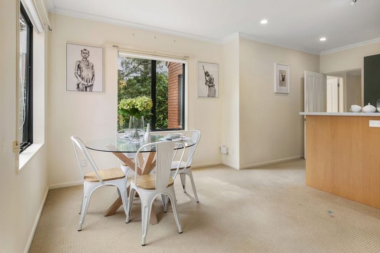 Photo of property in 20 Futuna Close, Karori, Wellington, 6012