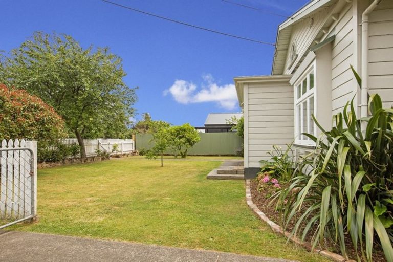 Photo of property in 59 Dublin Street, Martinborough, 5711