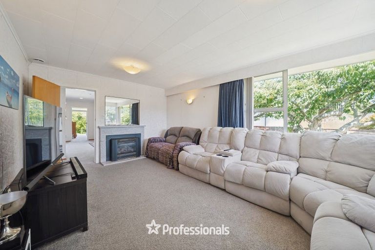 Photo of property in 15 Wetherby Grove, Wainuiomata, Lower Hutt, 5014