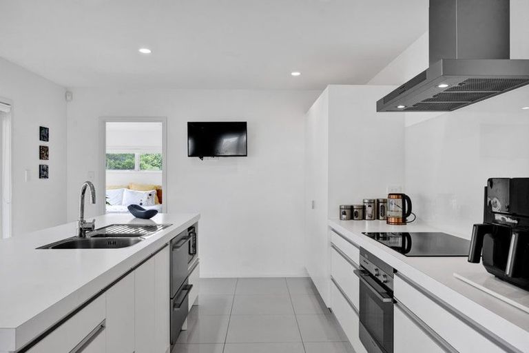 Photo of property in 16 Egmont Street, Patea, 4520