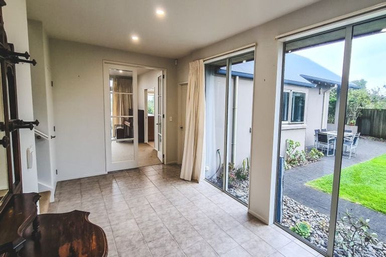 Photo of property in 12 Major Durie Place, Waikanae Beach, Waikanae, 5036