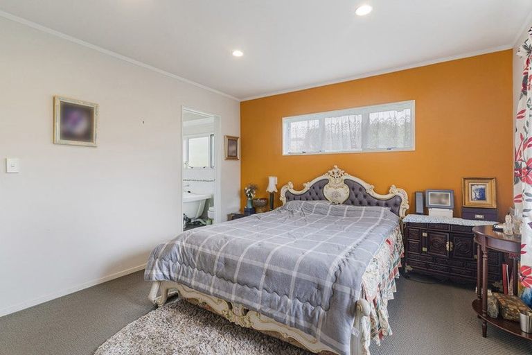 Photo of property in 98 Collingwood Road, Waiuku, 2123