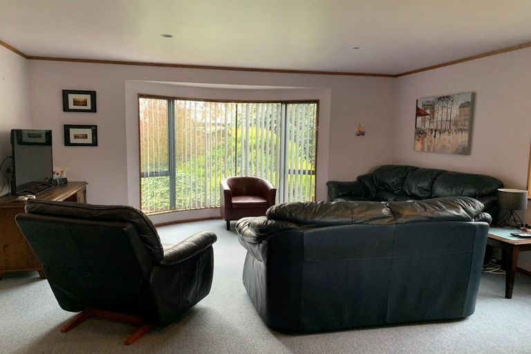 Photo of property in 32 Halcione Close, Flagstaff, Hamilton, 3210