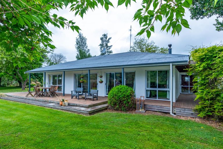 Photo of property in 74 School Road, Pleasant Valley, Geraldine, 7991