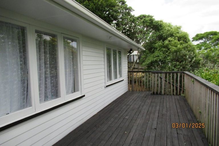 Photo of property in 17 Oreil Avenue, West Harbour, Auckland, 0618