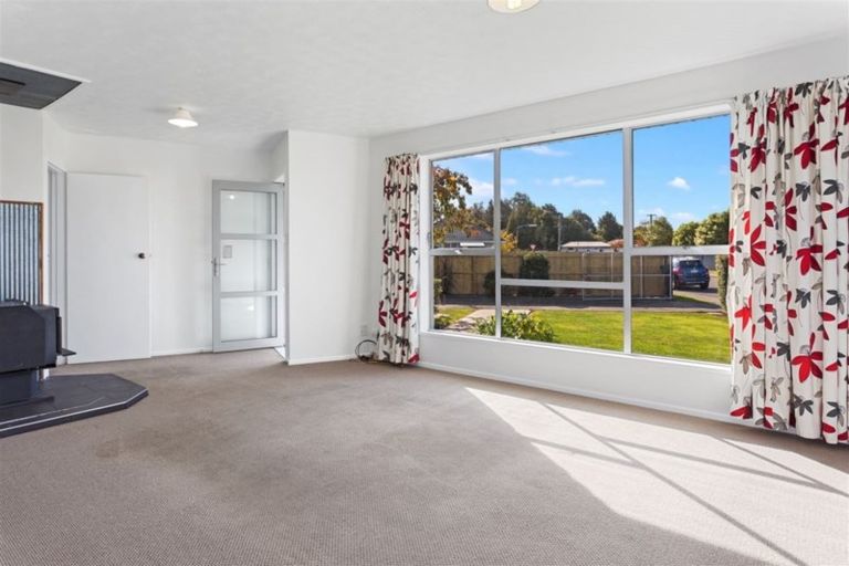 Photo of property in 51 Gibbs Drive, Woodend, 7610