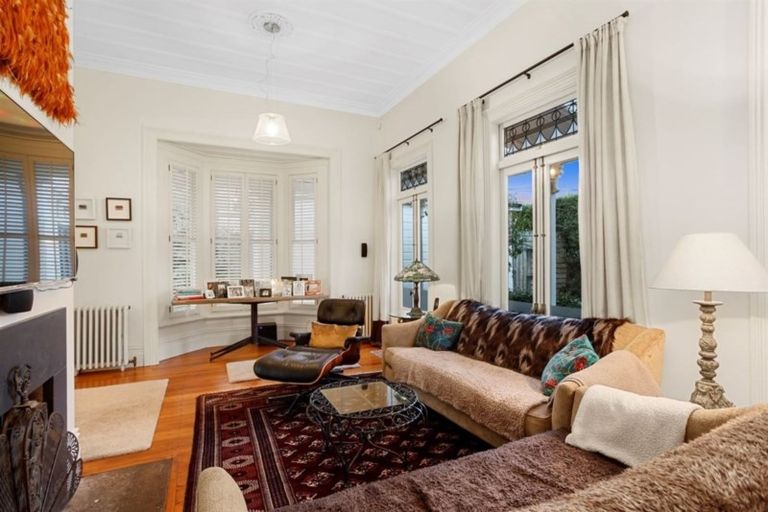 Photo of property in 12 Jubilee Avenue, Devonport, Auckland, 0624