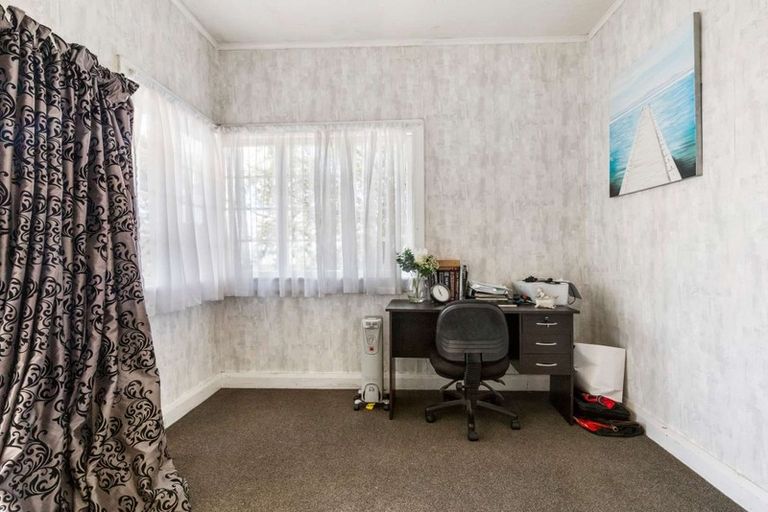 Photo of property in 16 Baverstock Road, Nawton, Hamilton, 3200