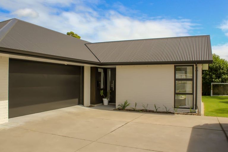 Photo of property in 18 Charlotte Drive, Omokoroa, 3114