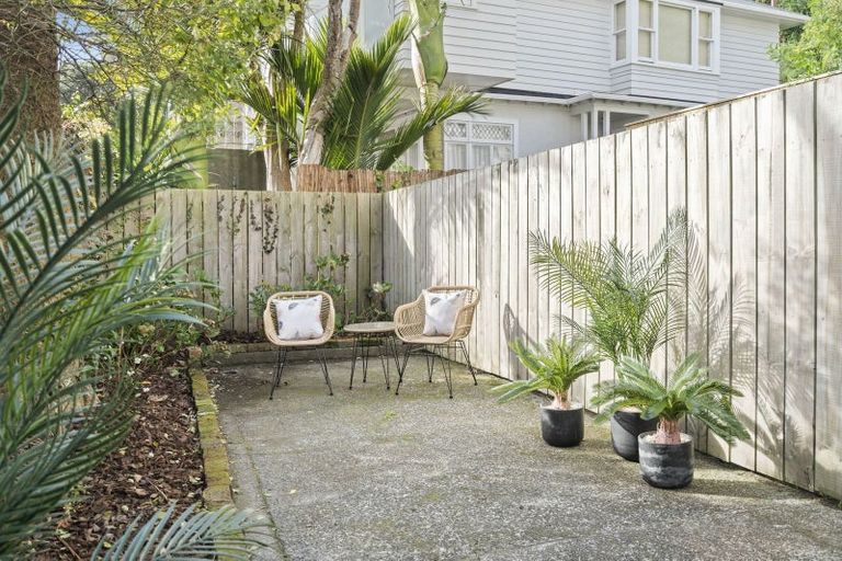 Photo of property in 5 Grass Street, Oriental Bay, Wellington, 6011