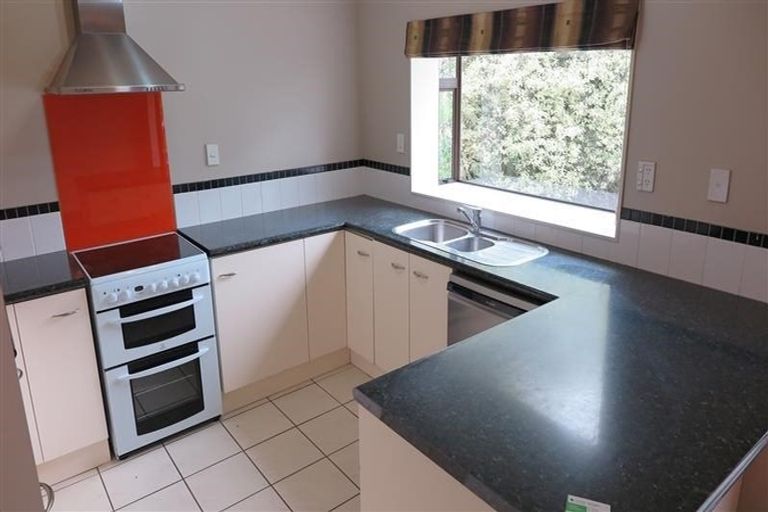 Photo of property in 11 Waimoko Glen, Swanson, Auckland, 0612