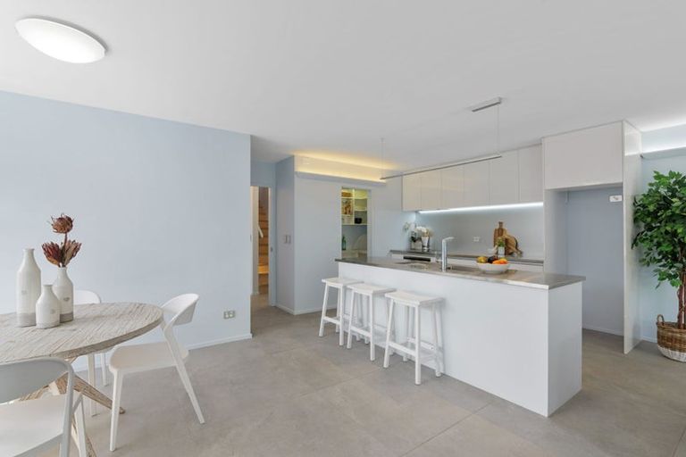 Photo of property in 1/64 Hewitts Road, Merivale, Christchurch, 8014