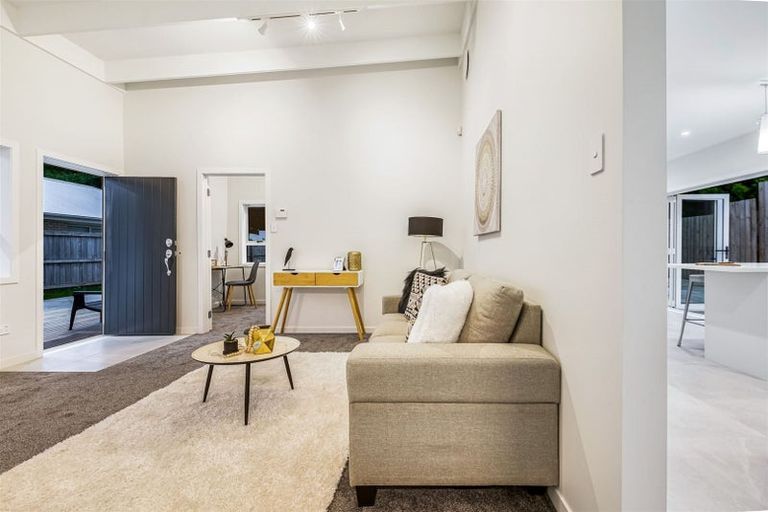 Photo of property in 5 Duchess Way, Riverhead, 0820