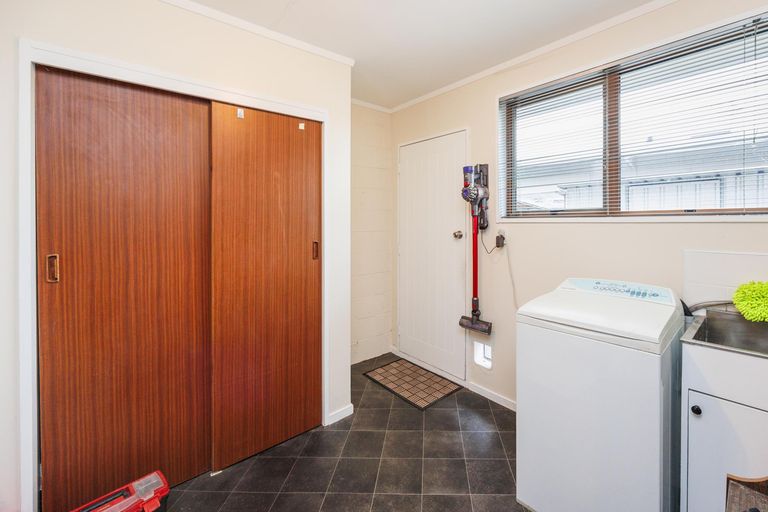 Photo of property in 1b John F Kennedy Drive, Milson, Palmerston North, 4414