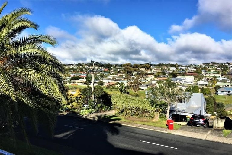 Photo of property in 256 Vipond Road, Stanmore Bay, Whangaparaoa, 0932