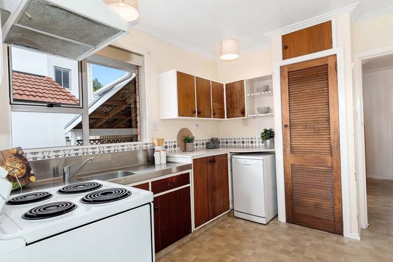 Photo of property in 6b Goods Road, Otumoetai, Tauranga, 3110