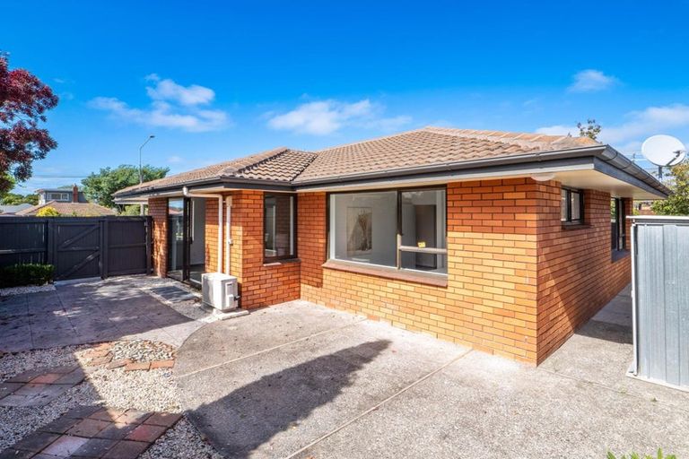 Photo of property in 3/22 Lake Terrace Road, Burwood, Christchurch, 8061