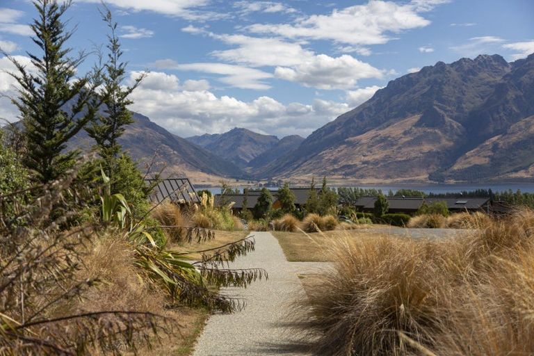 Photo of property in 41 Cappie Drive, Jacks Point, Queenstown, 9371