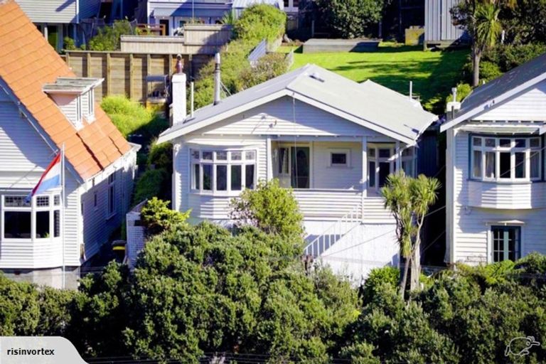 Photo of property in 60 The Parade, Island Bay, Wellington, 6023