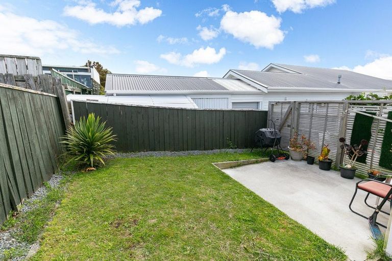 Photo of property in 29 Palm Avenue, Lyall Bay, Wellington, 6022