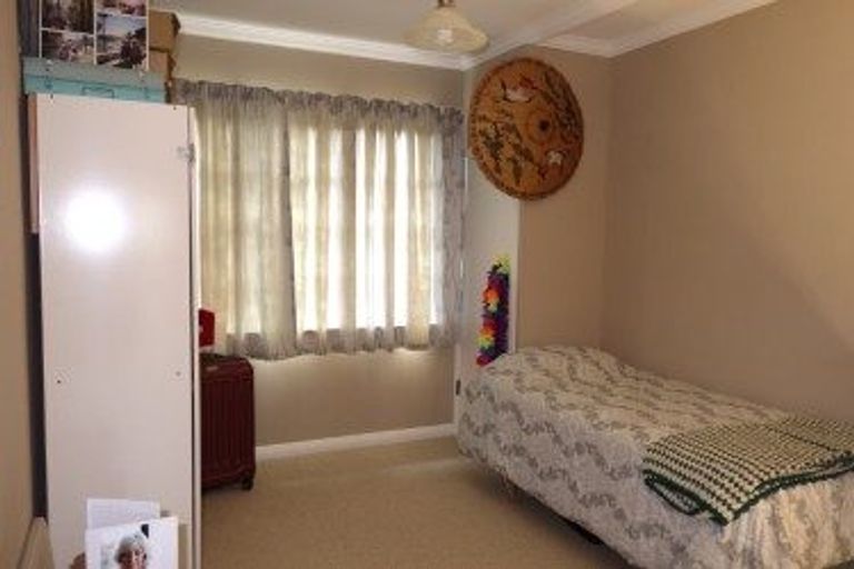 Photo of property in 1 Huia Street, Foxton Beach, Foxton, 4815