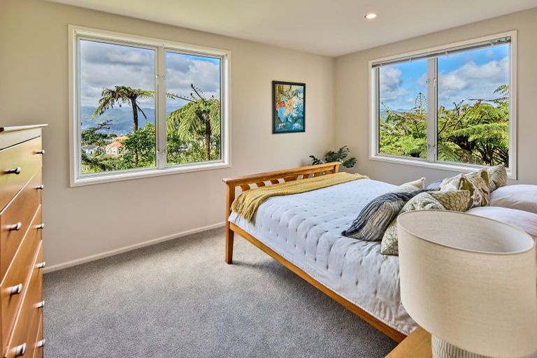 Photo of property in 21 Arahiwi Grove, Tirohanga, Lower Hutt, 5010