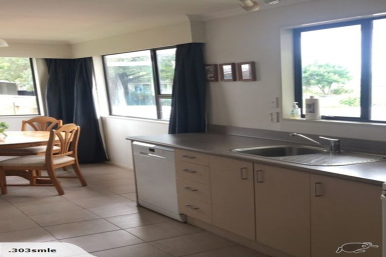 Photo of property in 57 Acacia Street, Kelvin Grove, Palmerston North, 4414