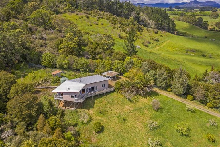 Photo of property in 16 Hodge Road, Coroglen, Whitianga, 3591