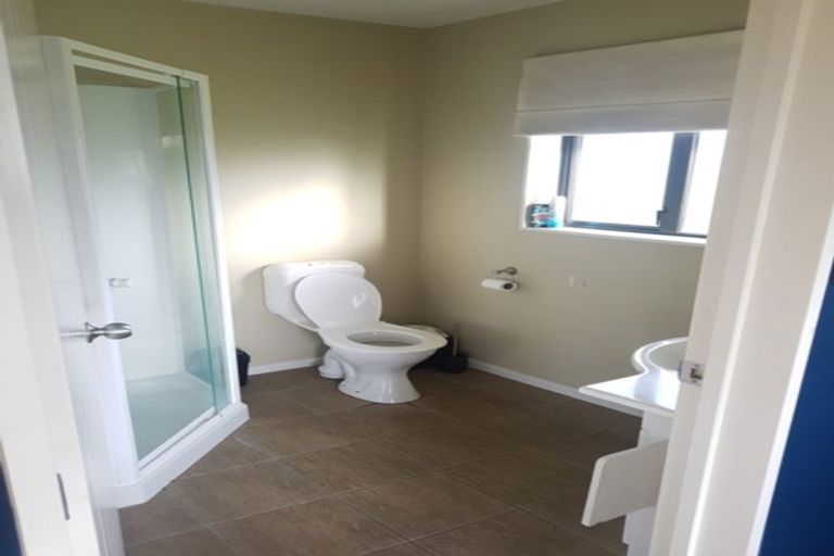 Photo of property in 33 Waterbridge Way, Rolleston, 7614