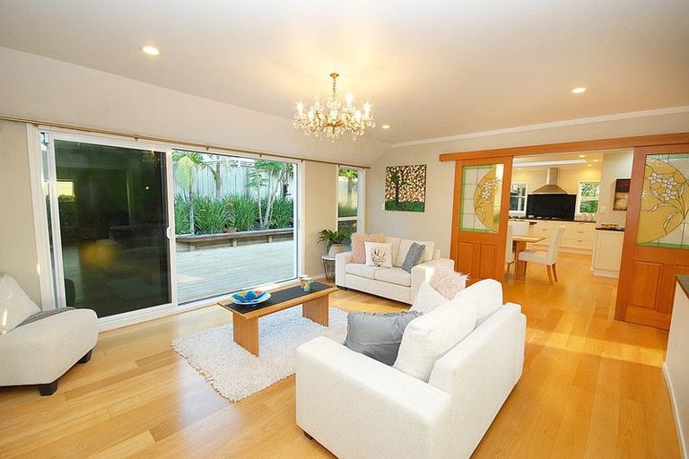 Photo of property in 50 Balmain Road, Chatswood, Auckland, 0626