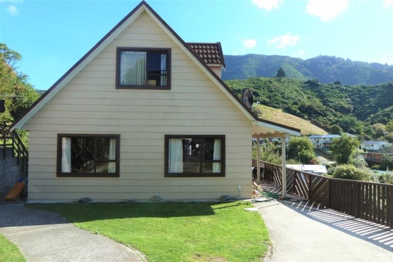 Photo of property in 9a Dorset Street, Picton, 7220