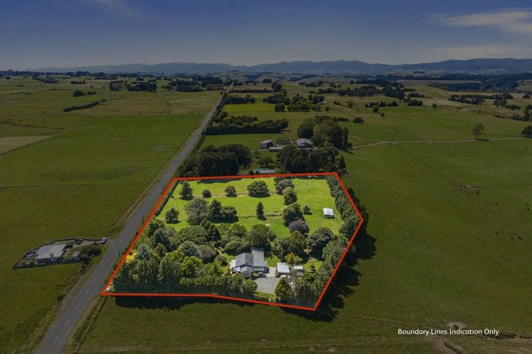 Photo of property in 2330 Kimbolton Road, Kiwitea, Feilding, 4777