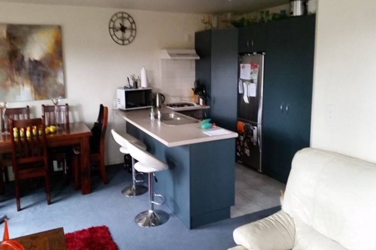 Photo of property in 14/3 Orwell Road, Greenhithe, Auckland, 0632