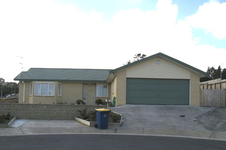 Photo of property in 14 Kasia Close, Massey, Auckland, 0614