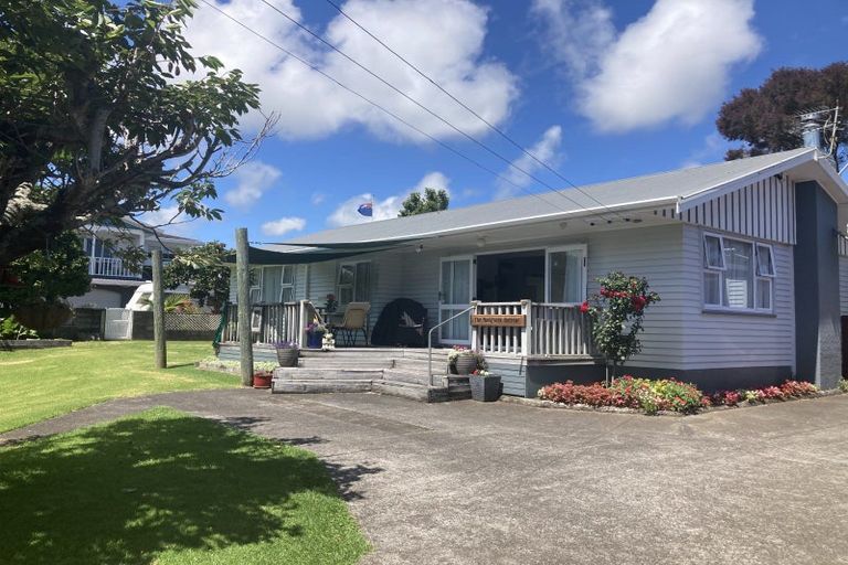 Photo of property in 17 Hutchins Street, Waitara, 4320