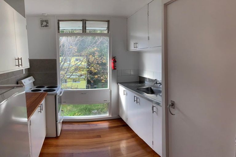 Photo of property in 45a Randwick Road, Northland, Wellington, 6012