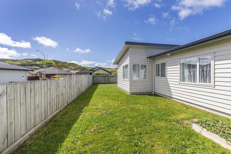 Photo of property in 219 Mark Avenue, Grenada Village, Wellington, 6037