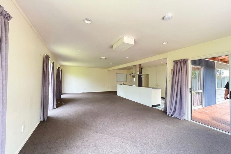 Photo of property in 22 Cherry Tree Place, Massey, Auckland, 0614