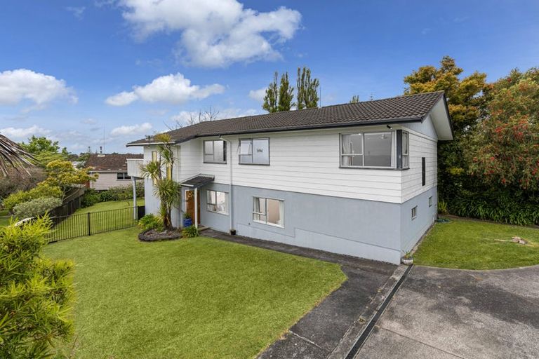 Photo of property in 9 Denver Avenue, Sunnyvale, Auckland, 0612