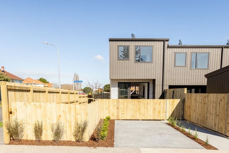 Photo of property in 1 Harlow Crescent, Glen Innes, Auckland, 1072