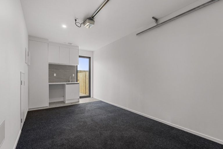 Photo of property in 4 Roberts Road, Matakatia, Whangaparaoa, 0930