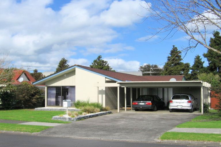 Photo of property in 21 Vivian Wilson Drive, Eastern Beach, Auckland, 2012