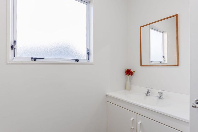 Photo of property in 12a Sturges Road, Henderson, Auckland, 0612