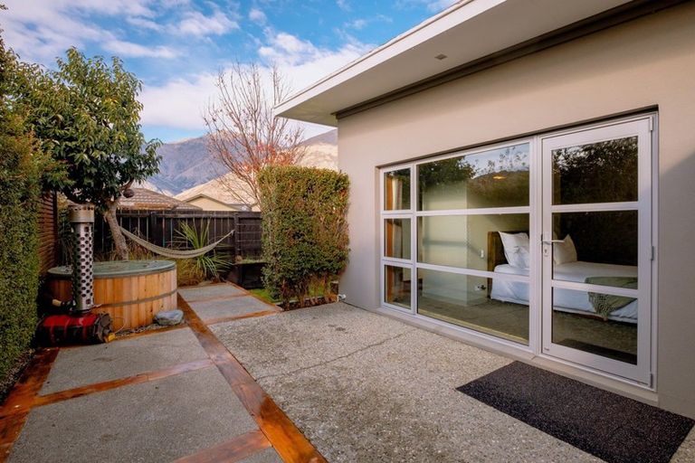 Photo of property in 52 Sylvan Street, Lake Hayes, Queenstown, 9304