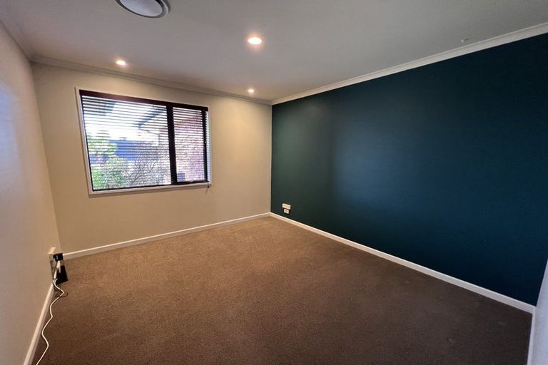 Photo of property in 35 Ruahine Place, Parklands, Christchurch, 8083