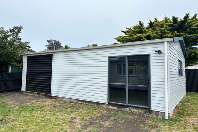 Photo of property in 33 Matipo Street, Castlecliff, Whanganui, 4501